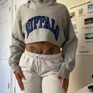 University at Buffalo sz:m Cropped Hoodie